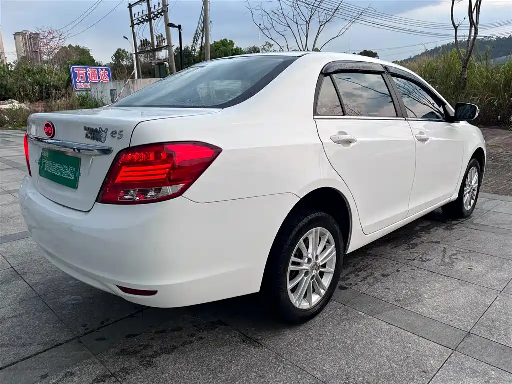 BYD E5 2018 450 Enjoy