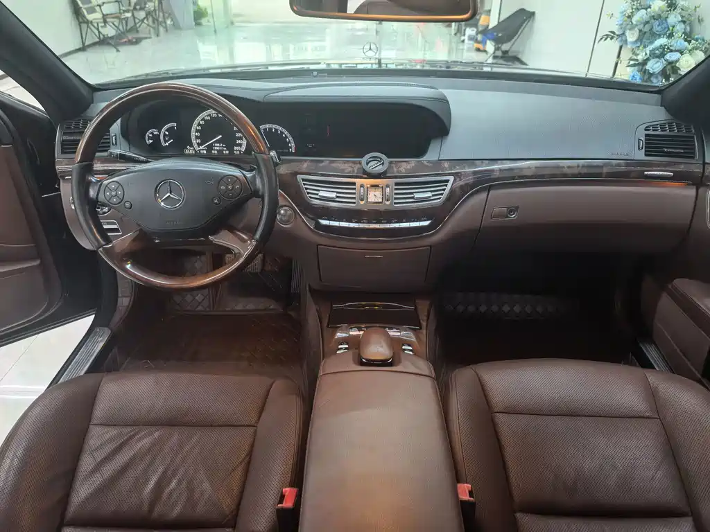 Mercedes-Benz S-Class — миниатюра 10