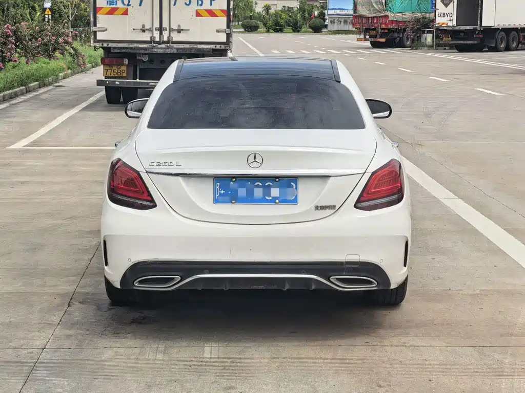 Mercedes-Benz C-Class — миниатюра 12
