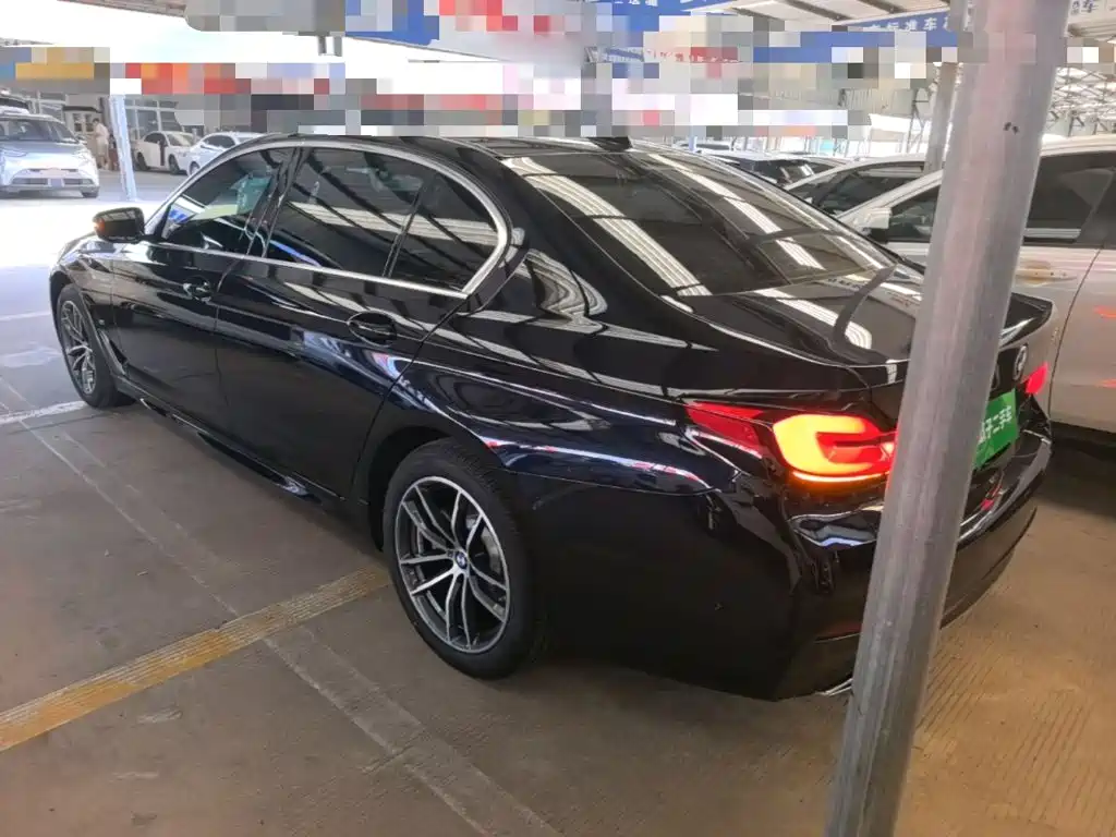 BMW 5 Series — миниатюра 5