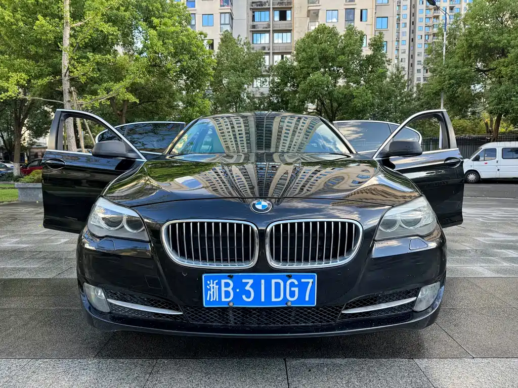 BMW 5 Series — миниатюра 15