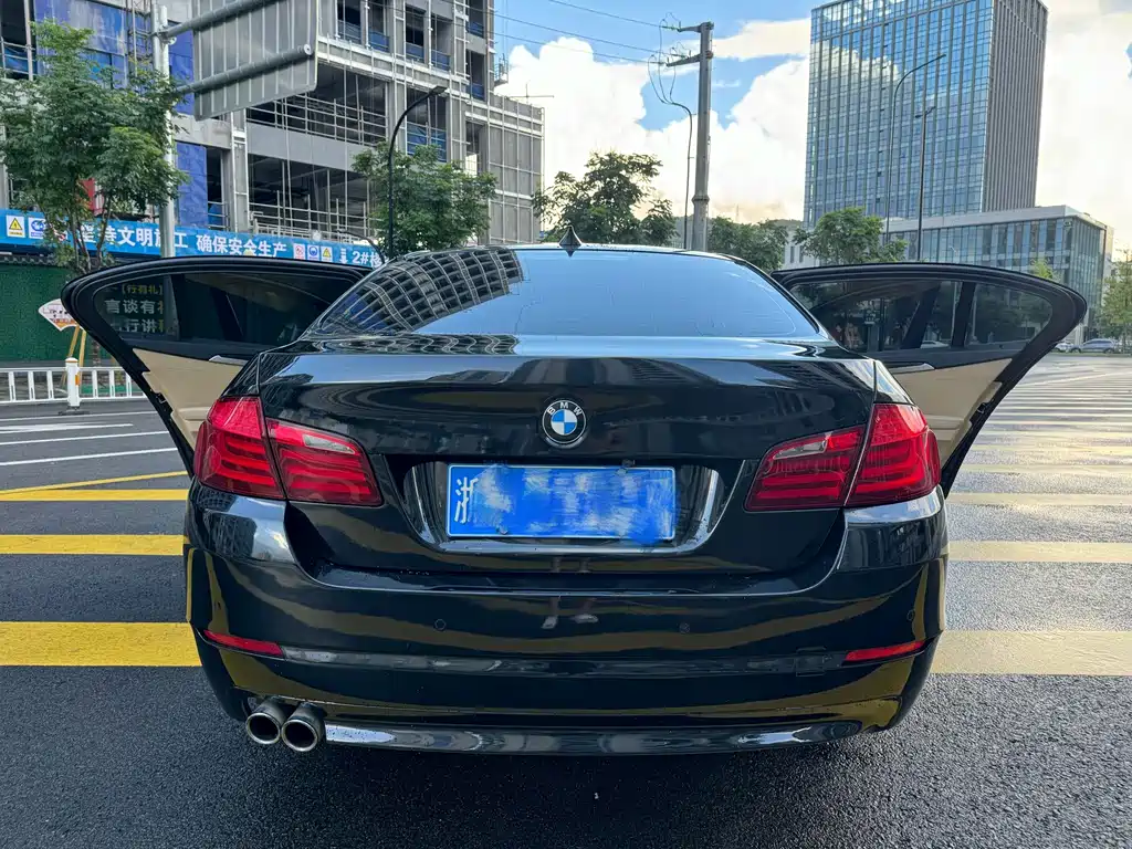 BMW 5 Series — миниатюра 6