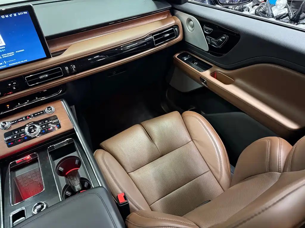 Lincoln Aviator — миниатюра 14