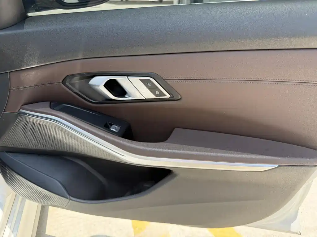 BMW i3 2022 eDrive 35 L