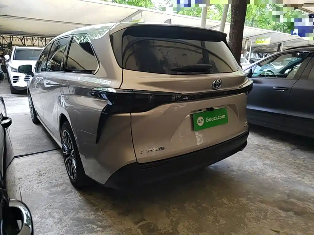 Toyota Sienna — миниатюра 5