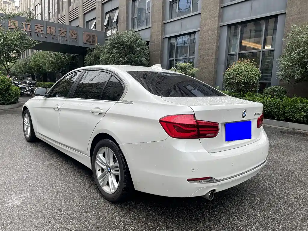 BMW 3 Series — миниатюра 4