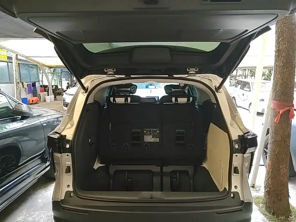 Toyota Sienna — миниатюра 19
