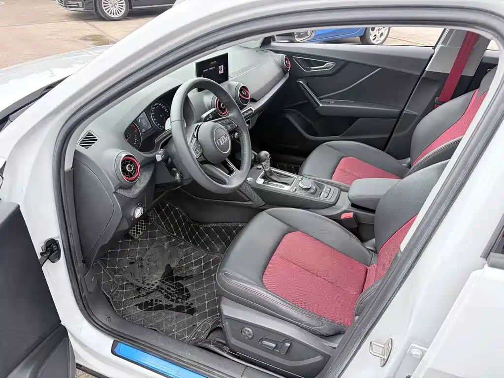 Audi Q2L 2021 35 TFSI Fashion