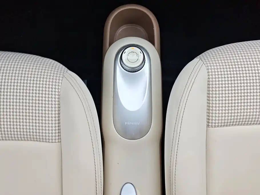 Wuling MINIEV — миниатюра 16
