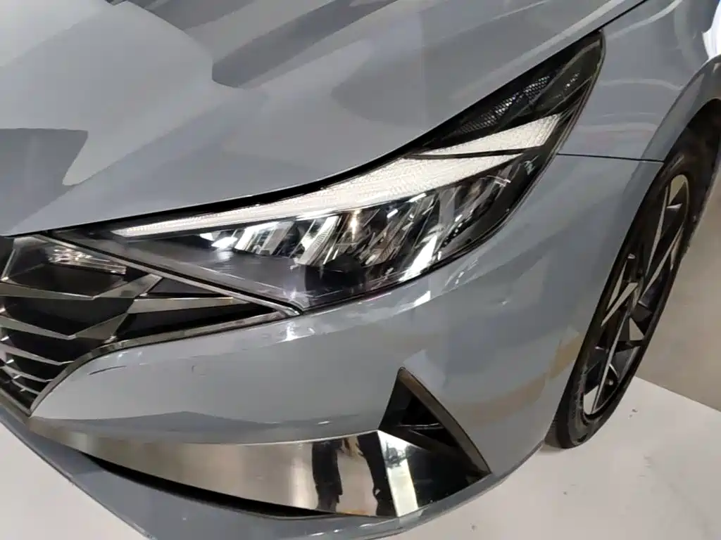 Hyundai Elantra — миниатюра 24