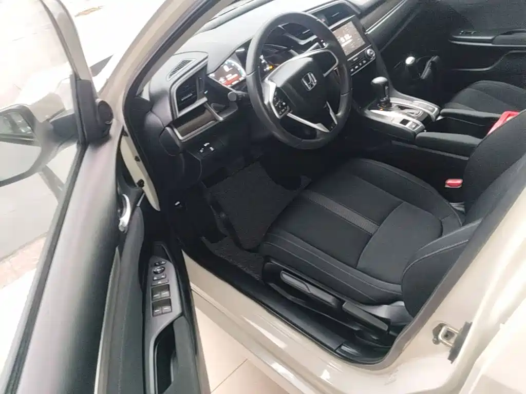 Honda Civic — миниатюра 16
