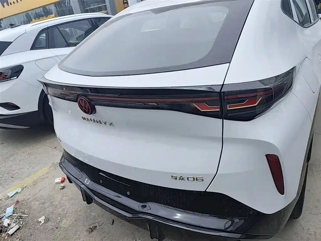 Volkswagen 06 2025 Pure