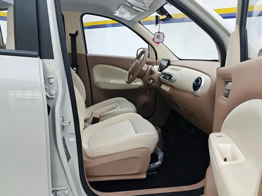 Wuling MINIEV — миниатюра 8