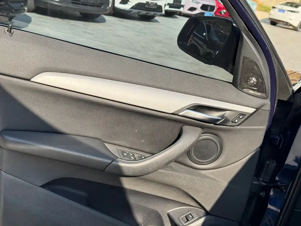 BMW X1 — миниатюра 15