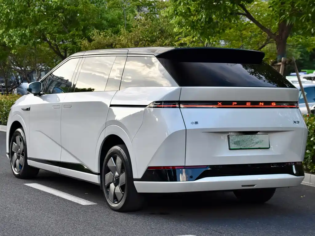 XPeng X9 — миниатюра 3