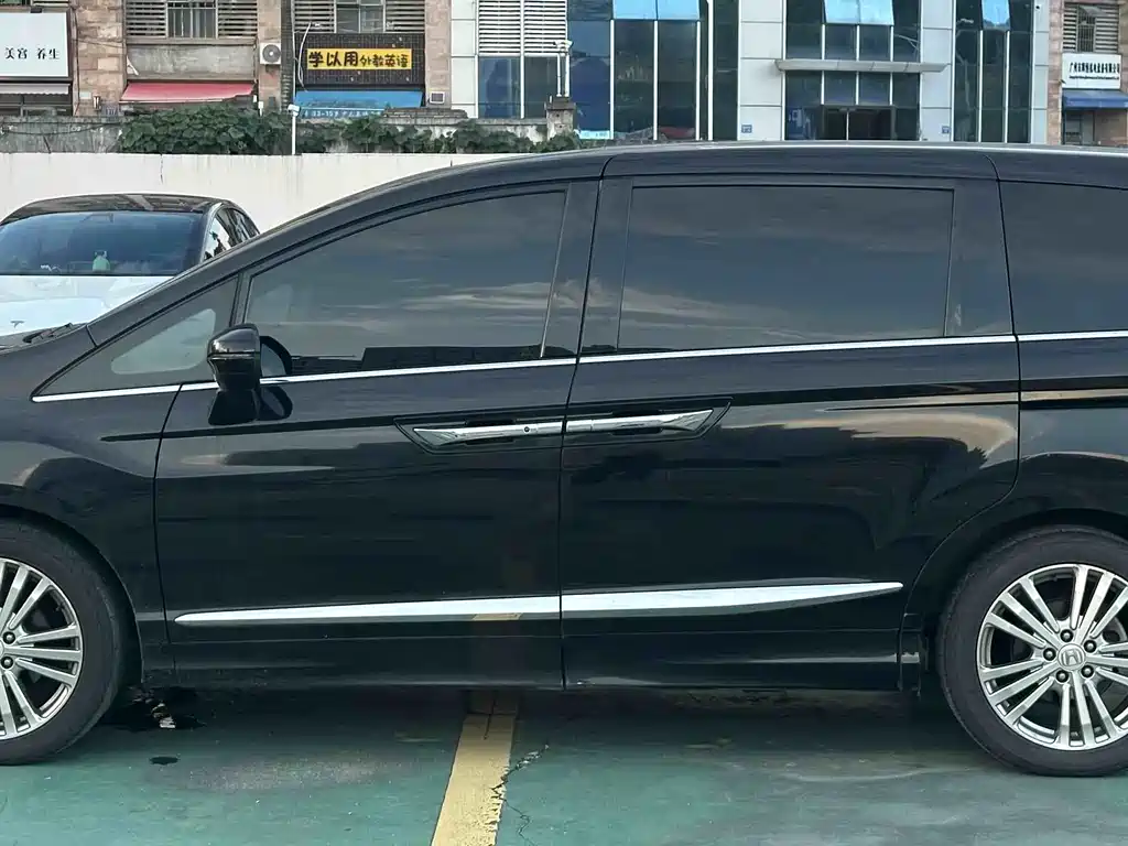 Honda Elysion 2016 2.4L Luxury