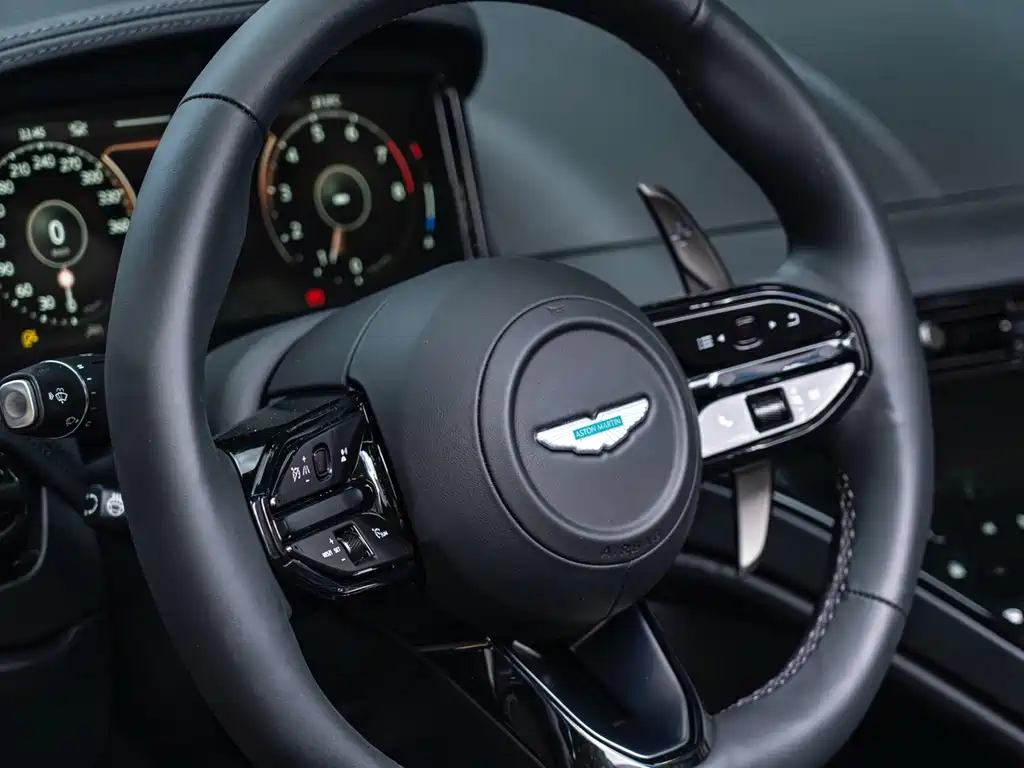 Aston Martin DB12 — миниатюра 22