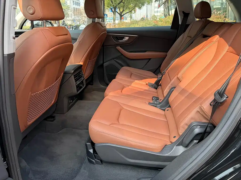 Audi Q7 — миниатюра 8