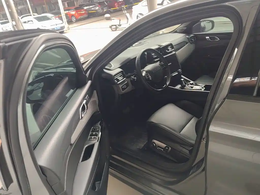 Lynk & Co 03 — миниатюра 16