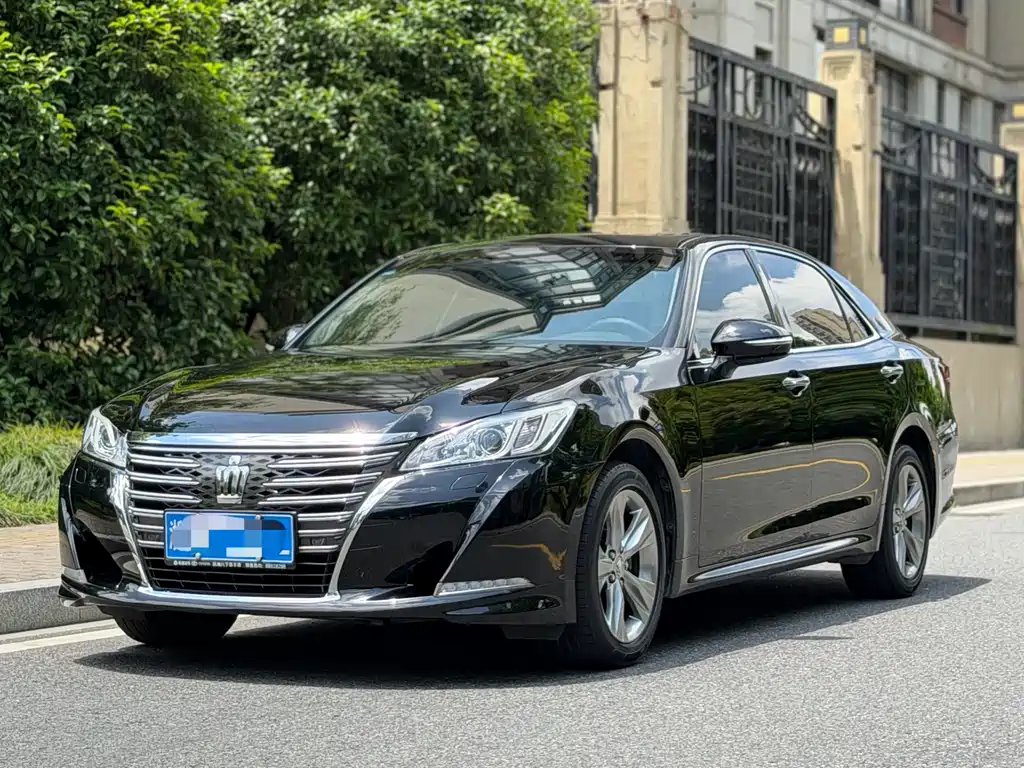 Toyota Crown 2017