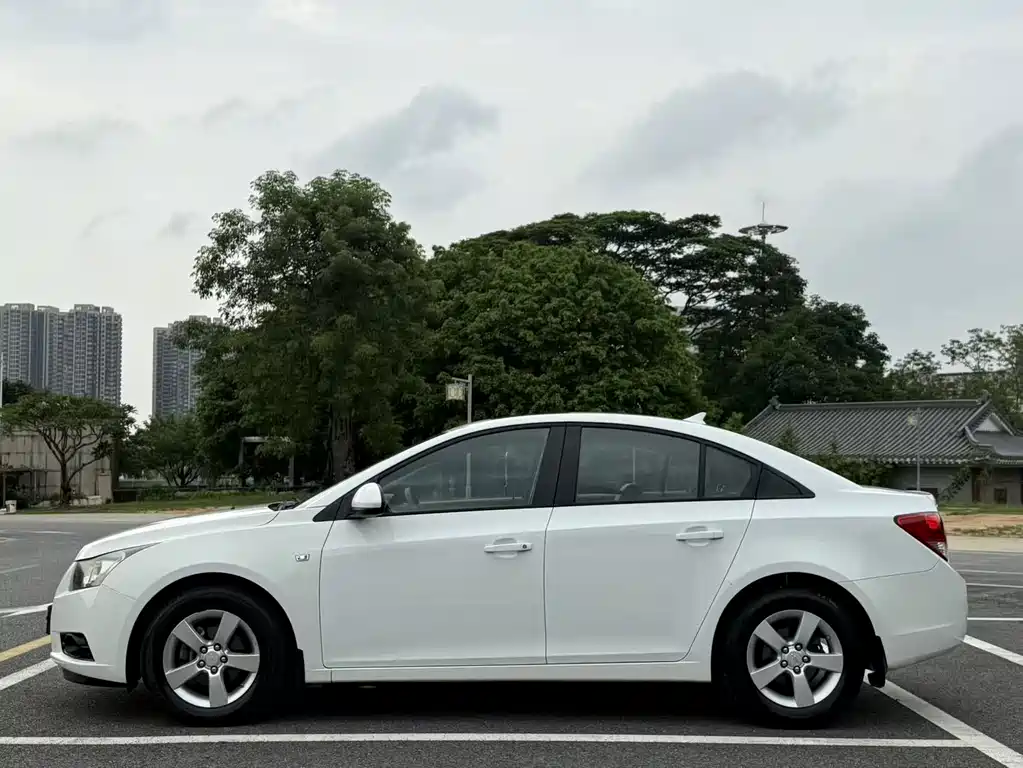 Chevrolet Cruze — миниатюра 8