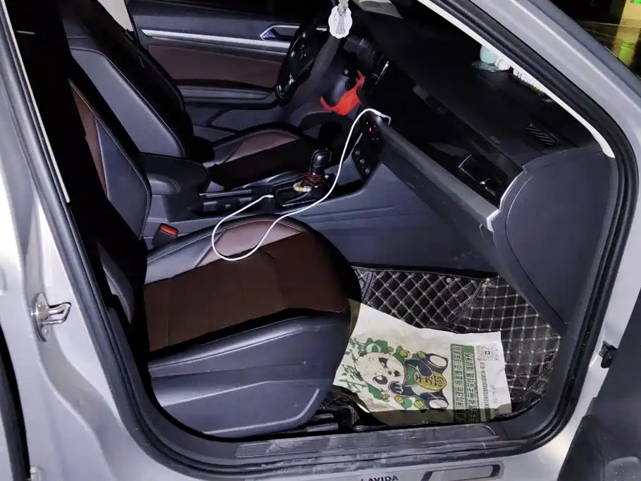 Volkswagen Lavida — миниатюра 8