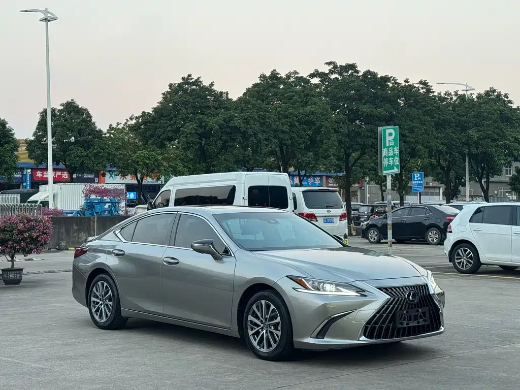 Lexus ES — миниатюра 3