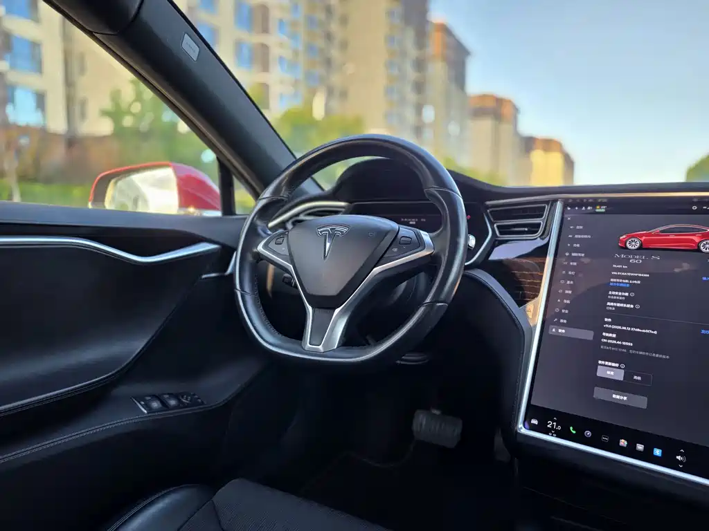 Tesla Model S — миниатюра 22