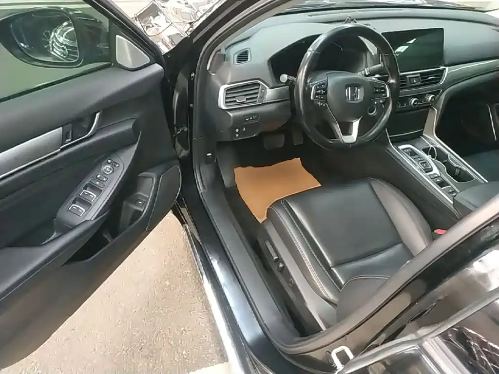 Honda Accord — миниатюра 16