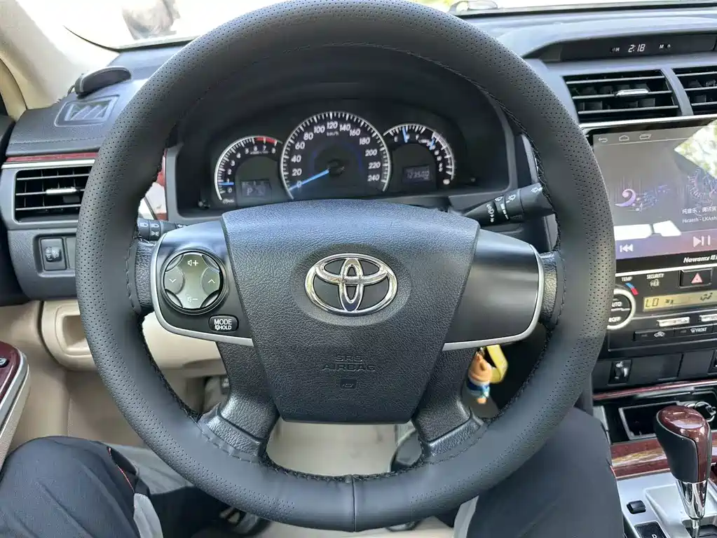 Toyota Camry — миниатюра 8
