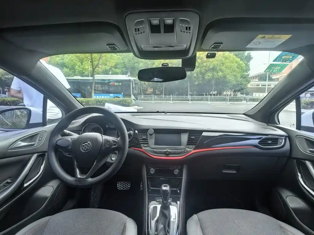 Buick Verano — миниатюра 14