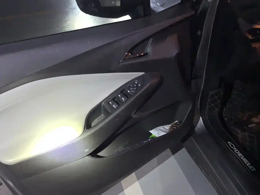 Chevrolet Volando — миниатюра 7