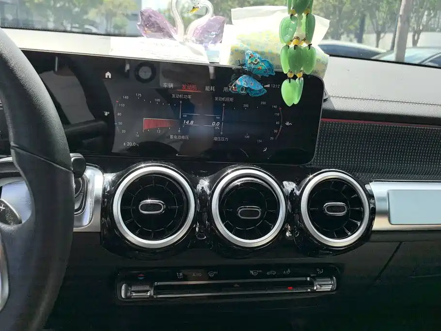 Mercedes-Benz GLB — миниатюра 13