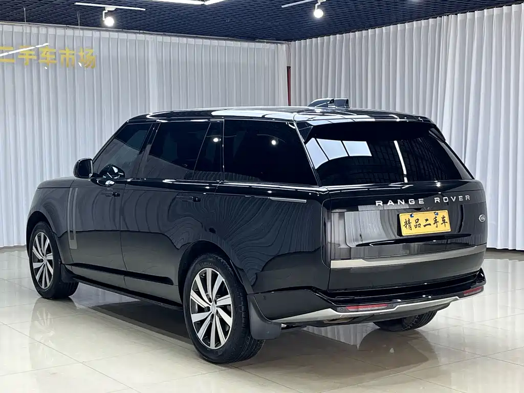 Land Rover Range Rover 2023 3.0 L6 400PS мест Long Wheelbase
