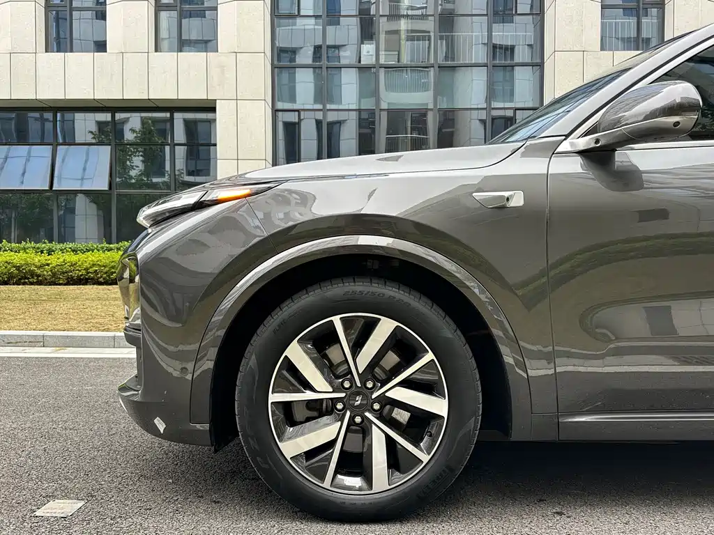 Li Auto Li L8 — миниатюра 28