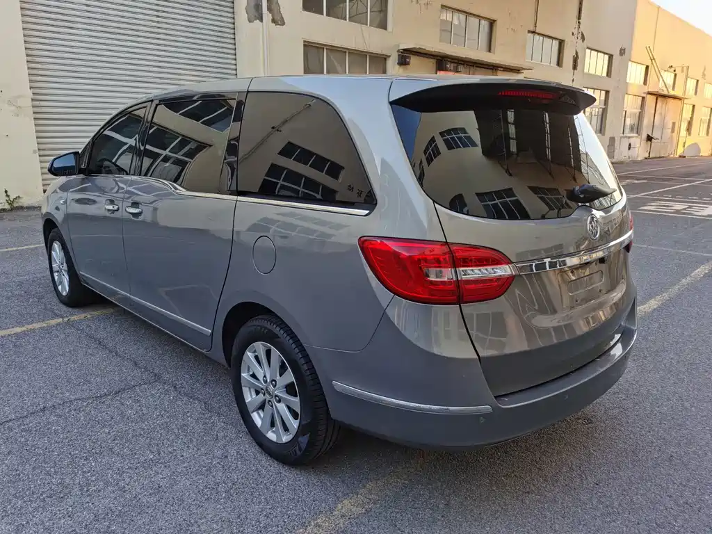 Buick GL8 — миниатюра 7