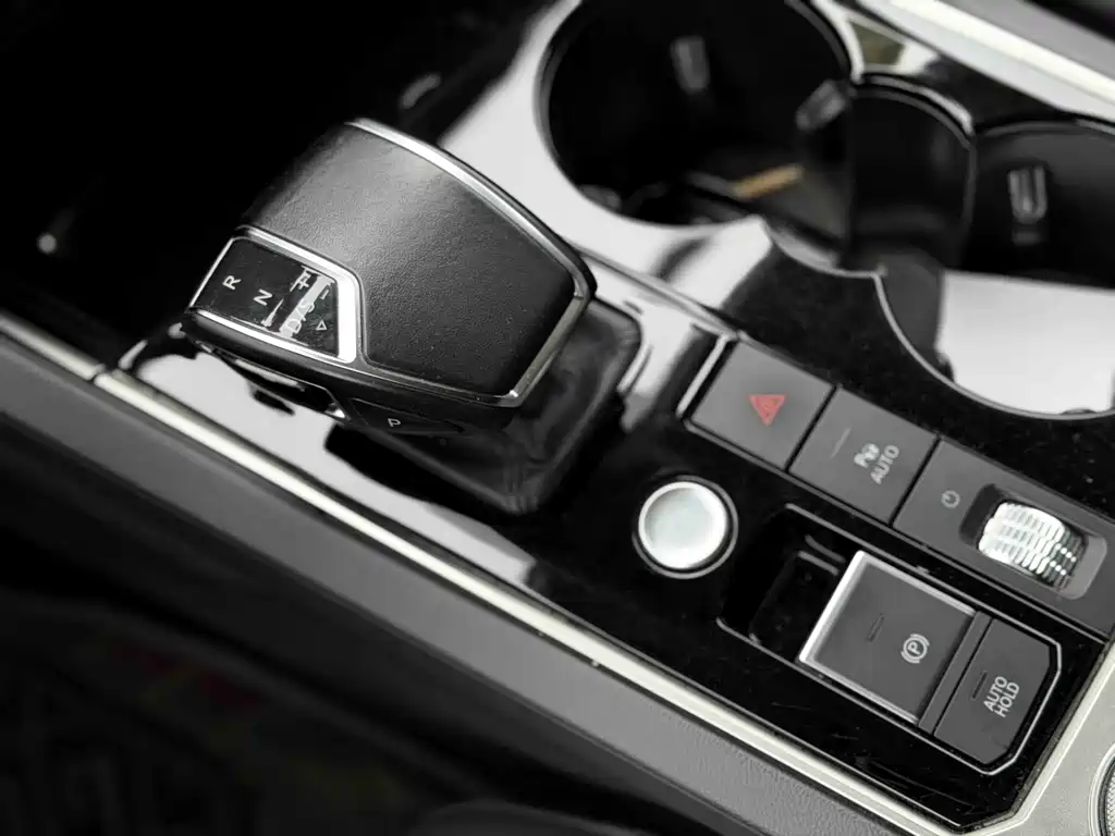 Volkswagen Touareg — миниатюра 12