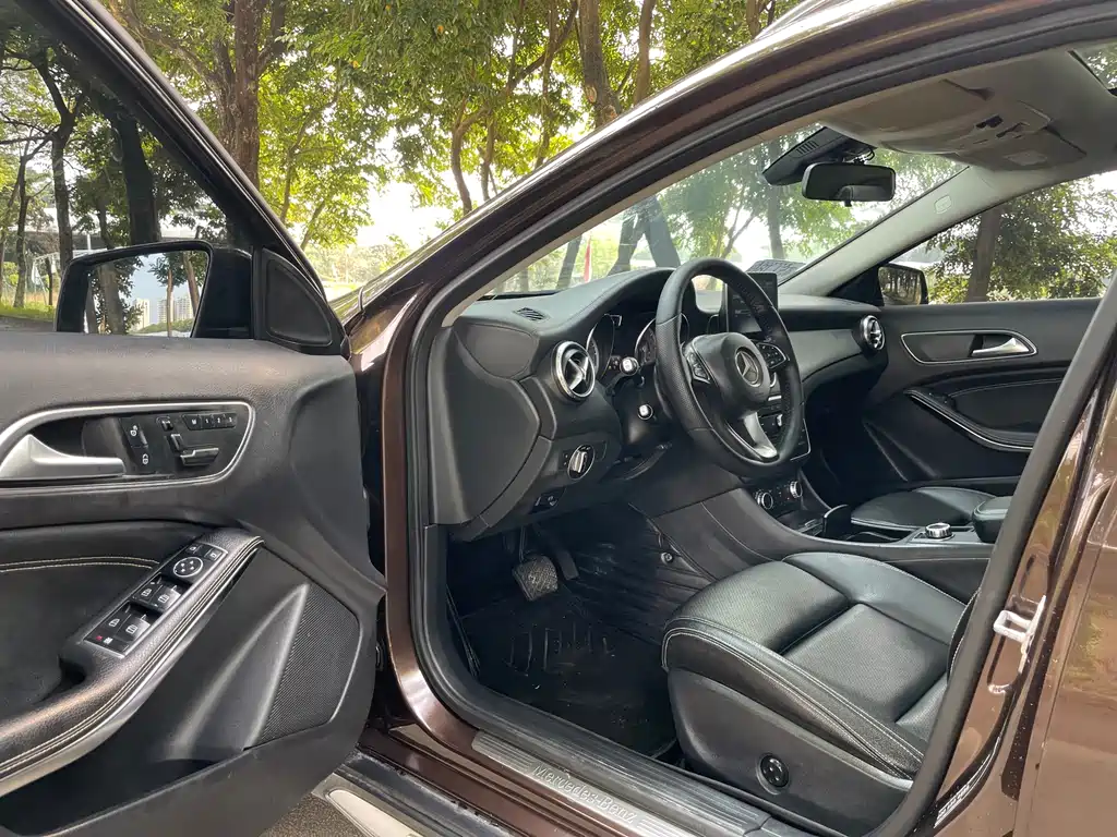 Mercedes-Benz GLA — миниатюра 10