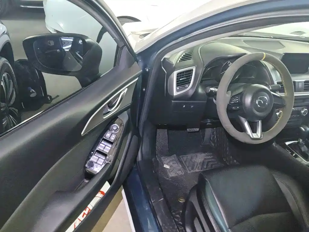 Mazda 3 Axela — миниатюра 16