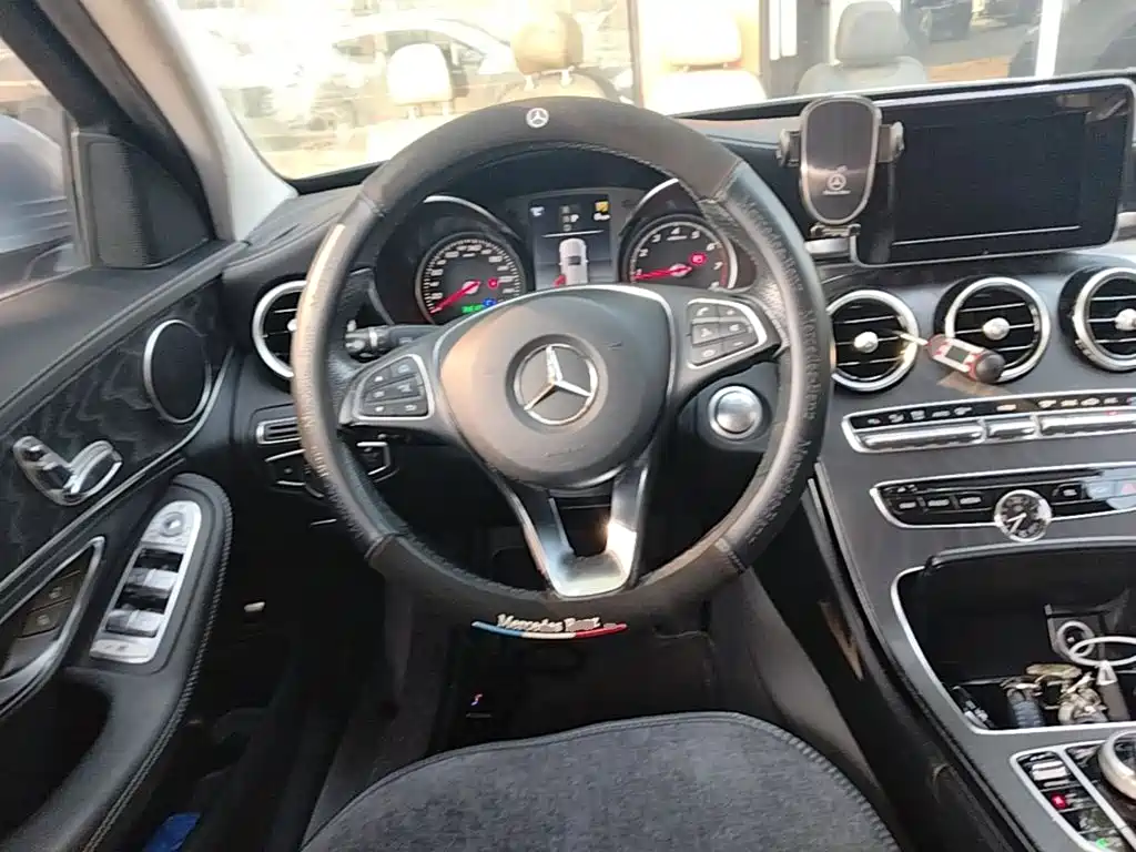 Mercedes-Benz C-Class — миниатюра 11