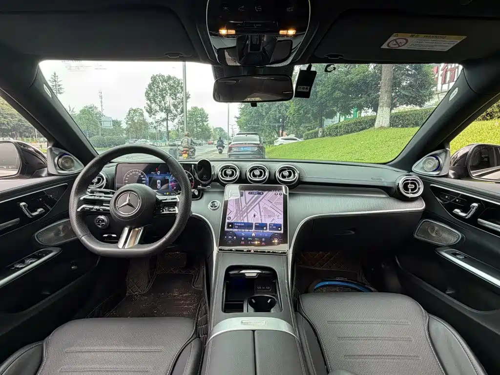 Mercedes-Benz C-Class — миниатюра 13