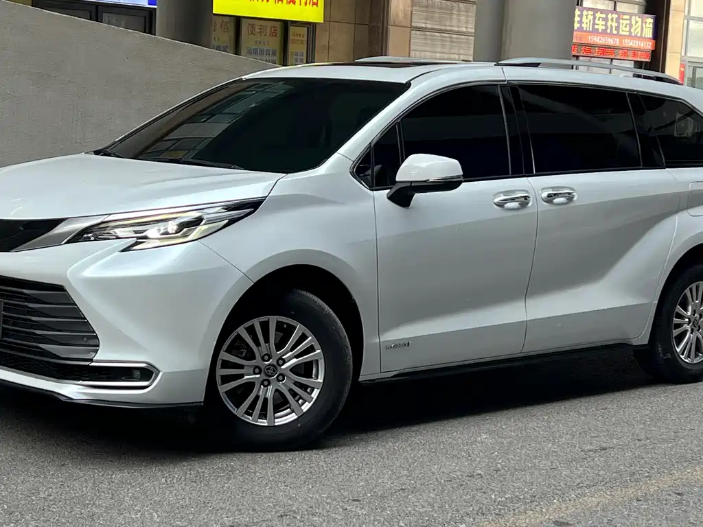 Toyota Sienna 2021 2.5L Luxury