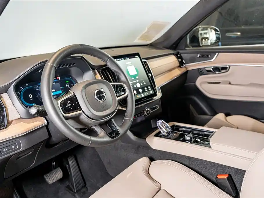 Volvo XC90 2025 T8 Luxury 7 мест