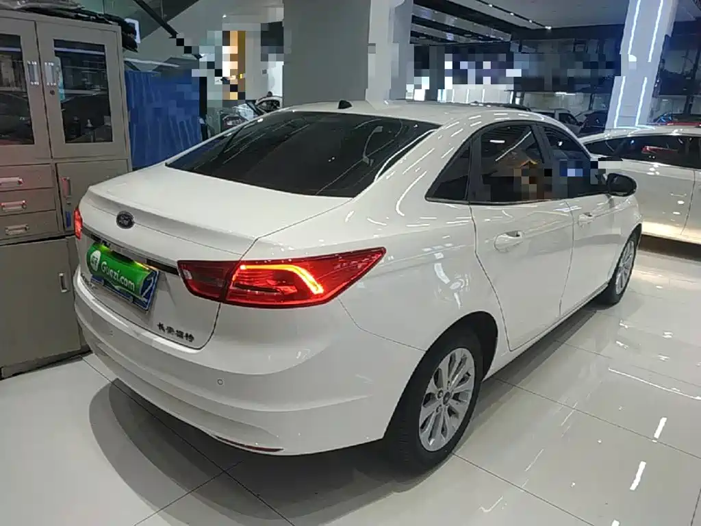 Ford Escort — миниатюра 7
