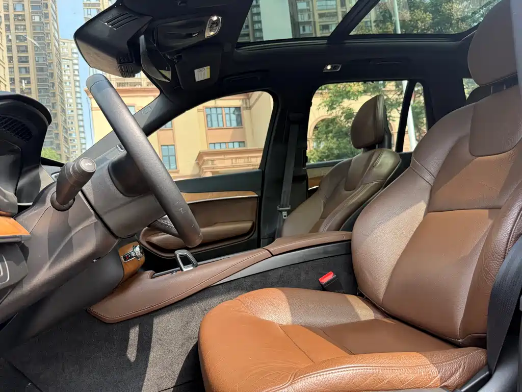 Volvo XC90 2021 B6 Luxury 7 мест