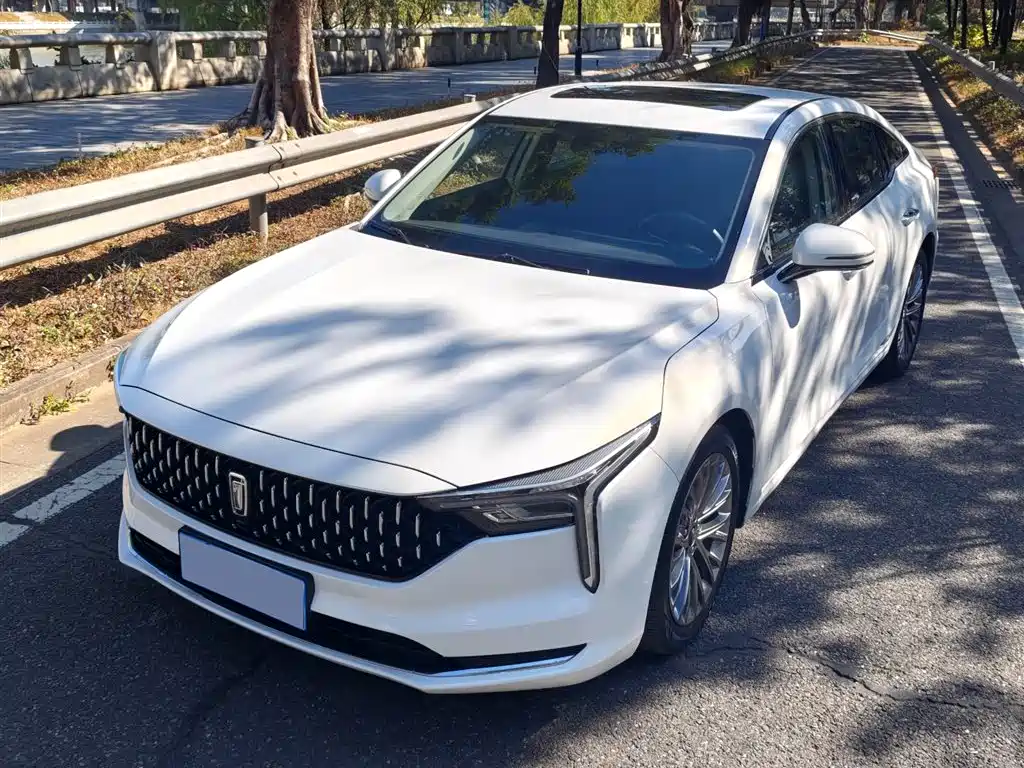 2023 Bestune B70 - zdjęcie 1 z 10