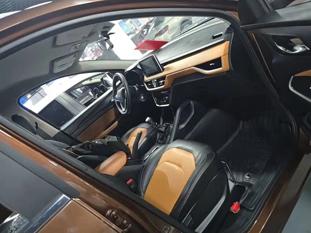 Wuling Hongguang S3 — миниатюра 25