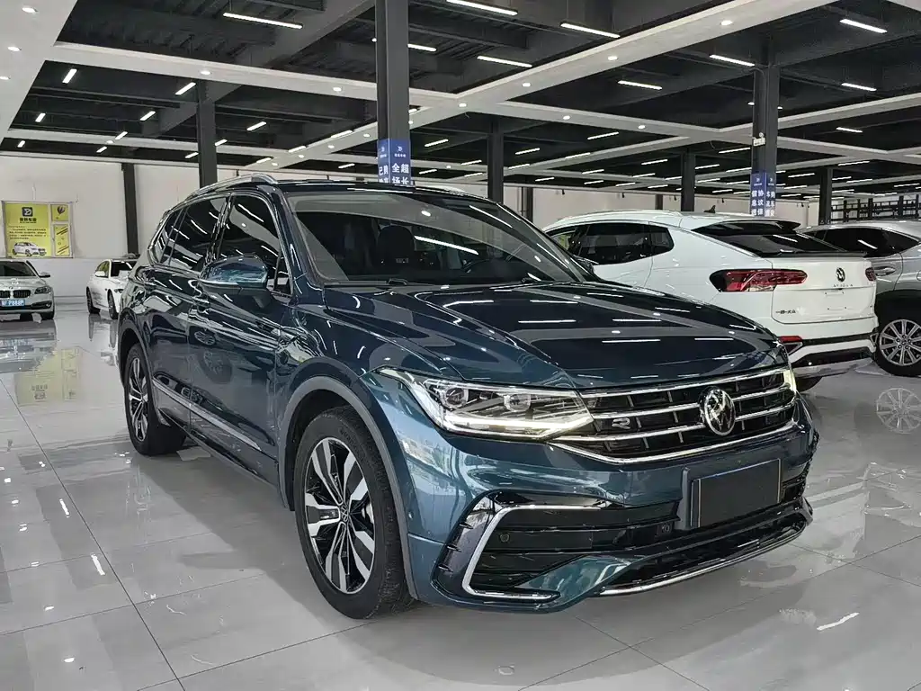 Volkswagen Tiguan L L 2022 330TSI AT R-Line