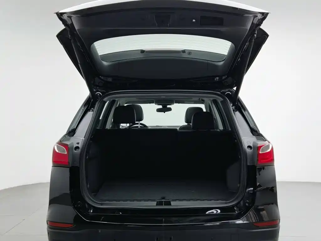 Chevrolet Equinox — миниатюра 16