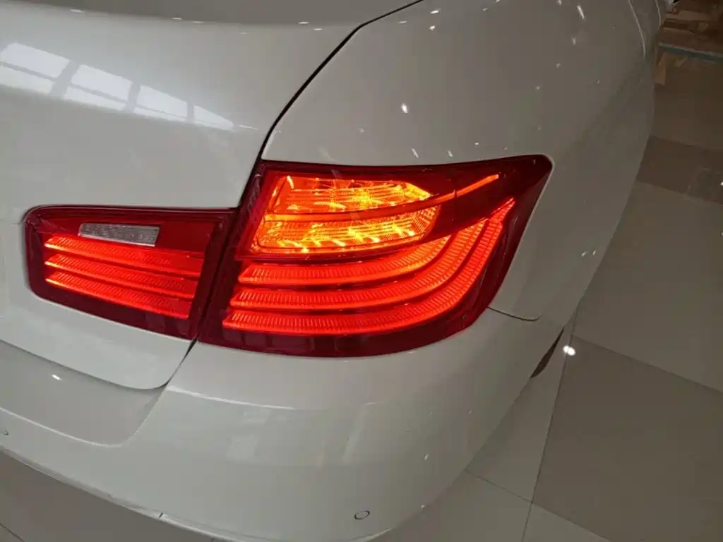 BMW 5 Series — миниатюра 8